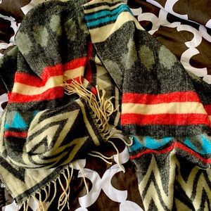 Steve Madden scarf/shawl